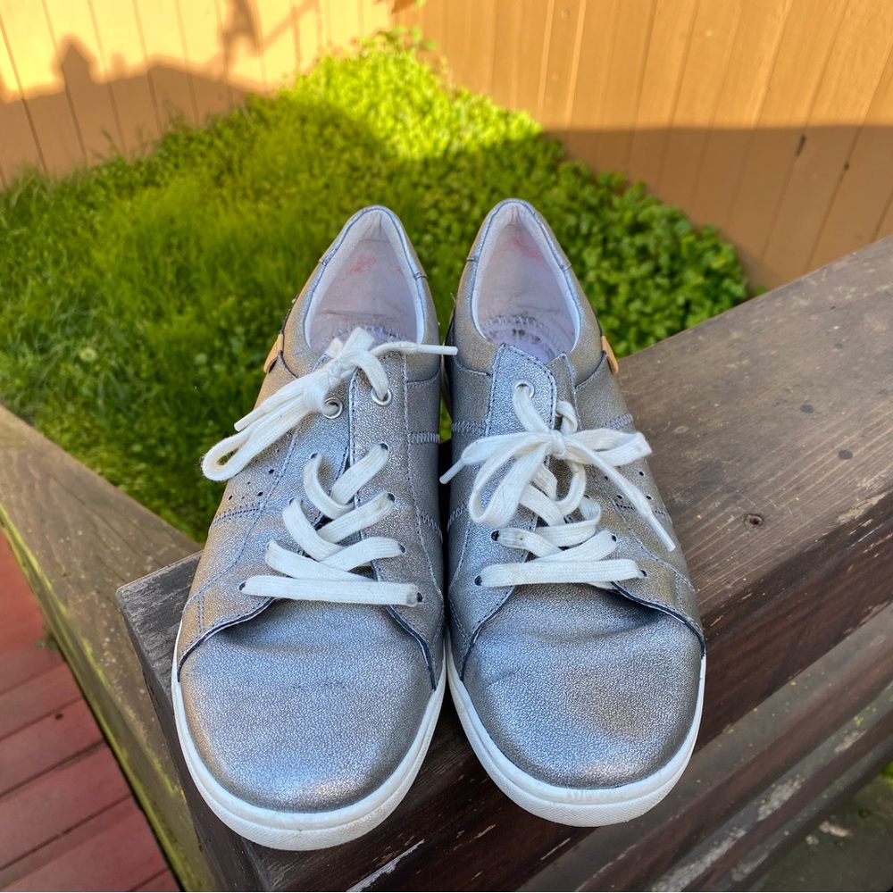 Josef Seibel 38 silver sneaker